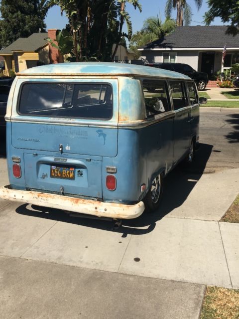 1971 Blue Volkswagen Bus/Vanagon Van