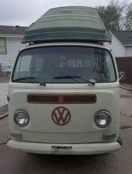1971 Safari Beige Volkswagen Bus/Vanagon Van Camper