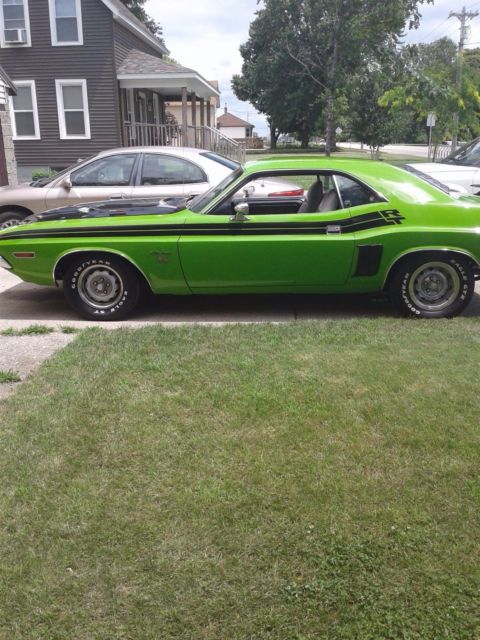 1971 Gorgeous green Dodge Challenger Coupe