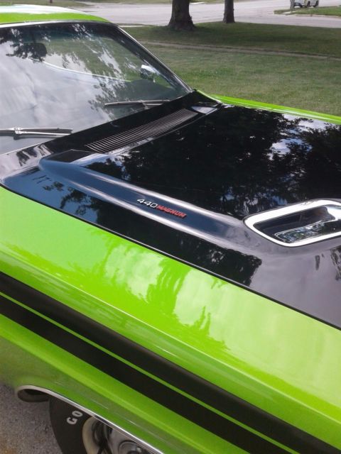 1971 Gorgeous green Dodge Challenger Coupe