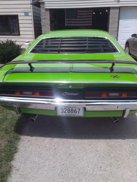 1971 Gorgeous green Dodge Challenger Coupe