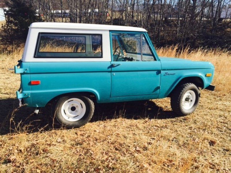 1972 Blue Ford Bronco SUV