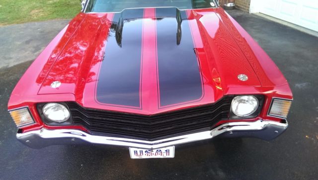 1972 Red Chevrolet Chevelle Coupe