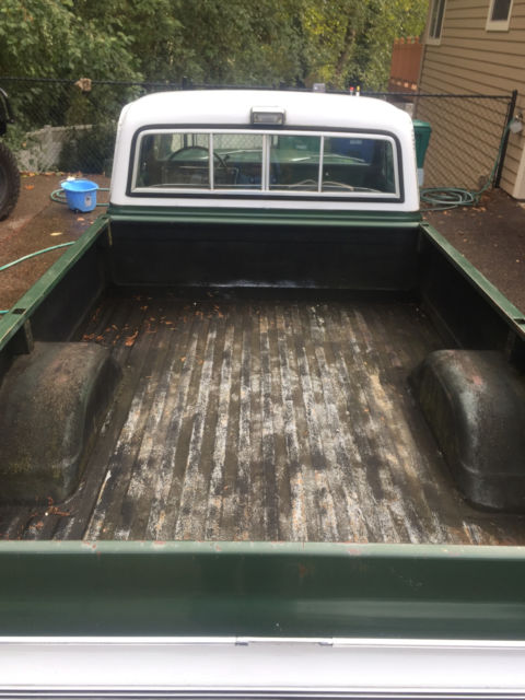 1972 White Chevrolet C-10