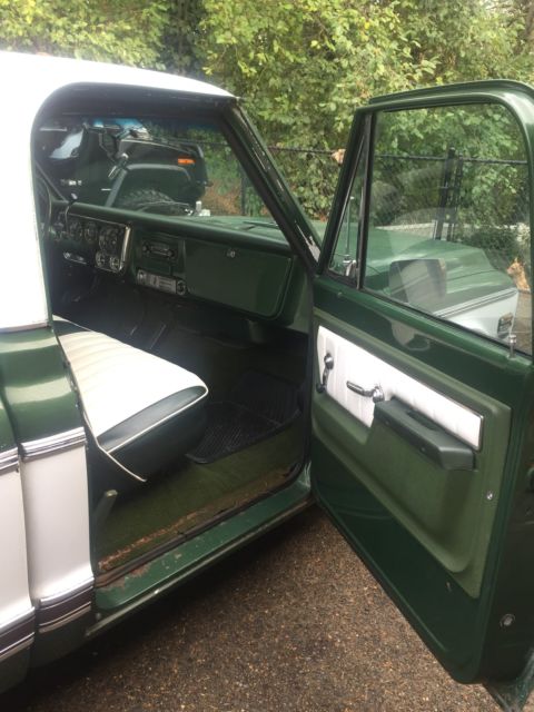 1972 White Chevrolet C-10