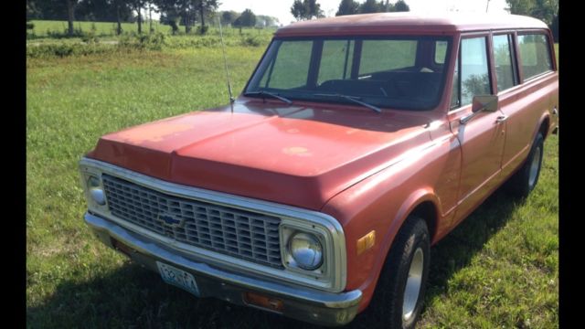 1972 WHITE Chevrolet Suburban Wagon