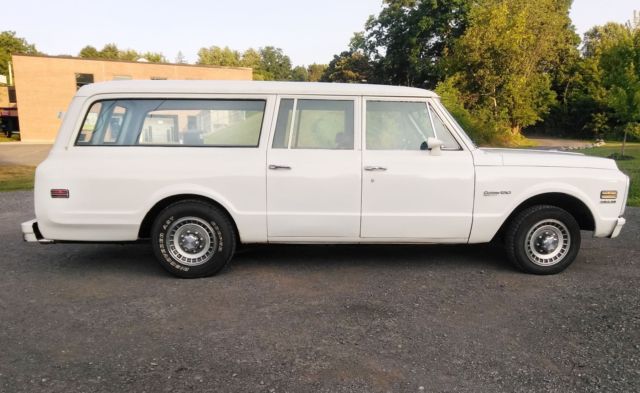 1972 WHITE Chevrolet Suburban Wagon