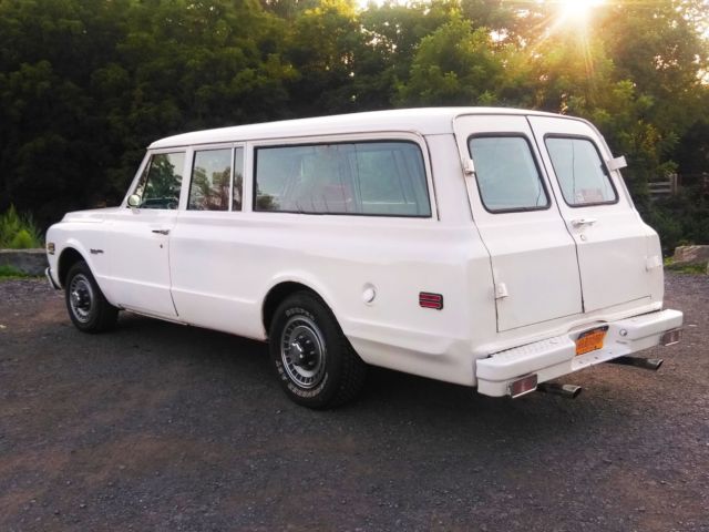 1972 WHITE Chevrolet Suburban Wagon