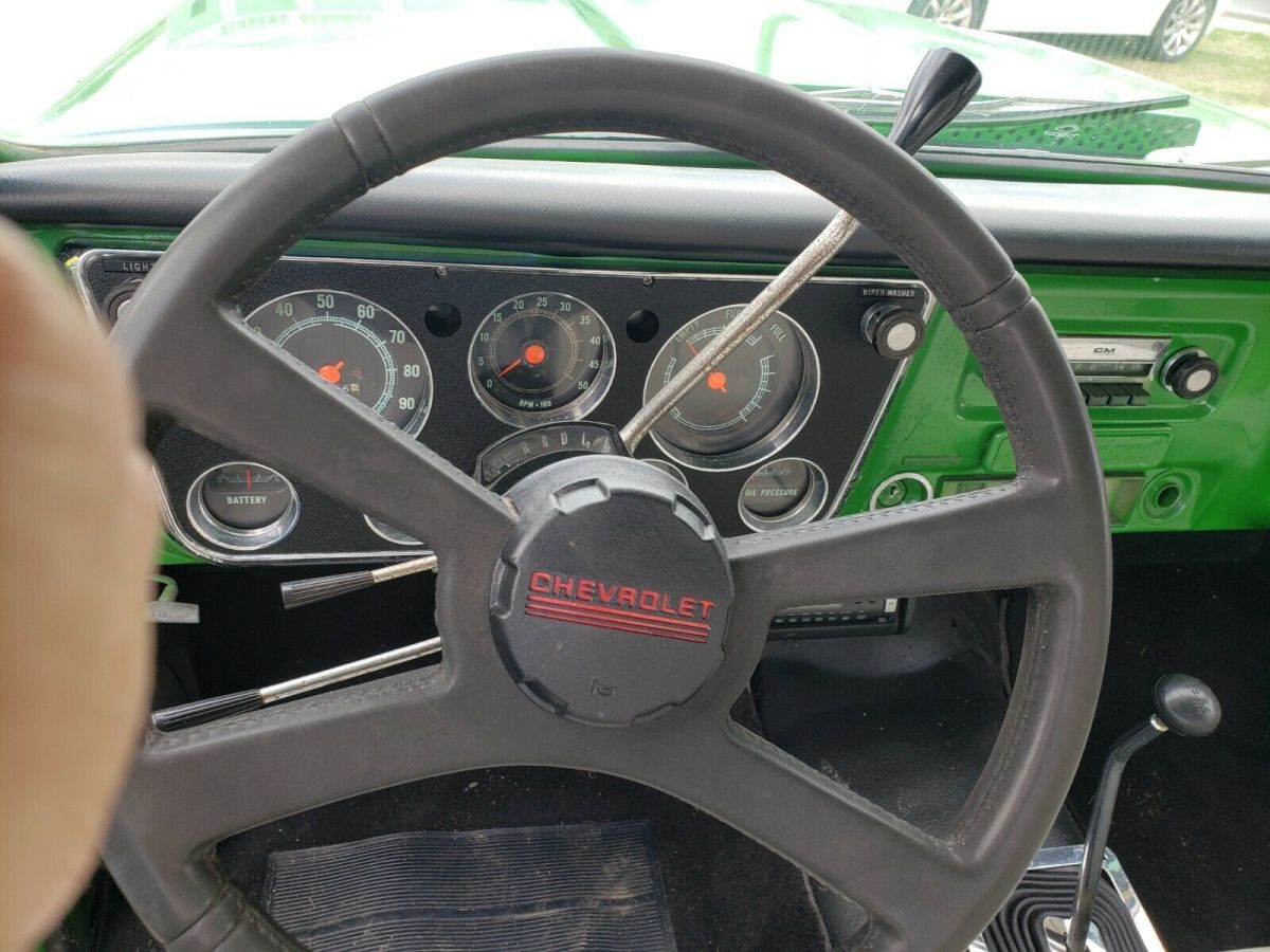 1972 green/yellow Chevrolet C-10 swb stepside