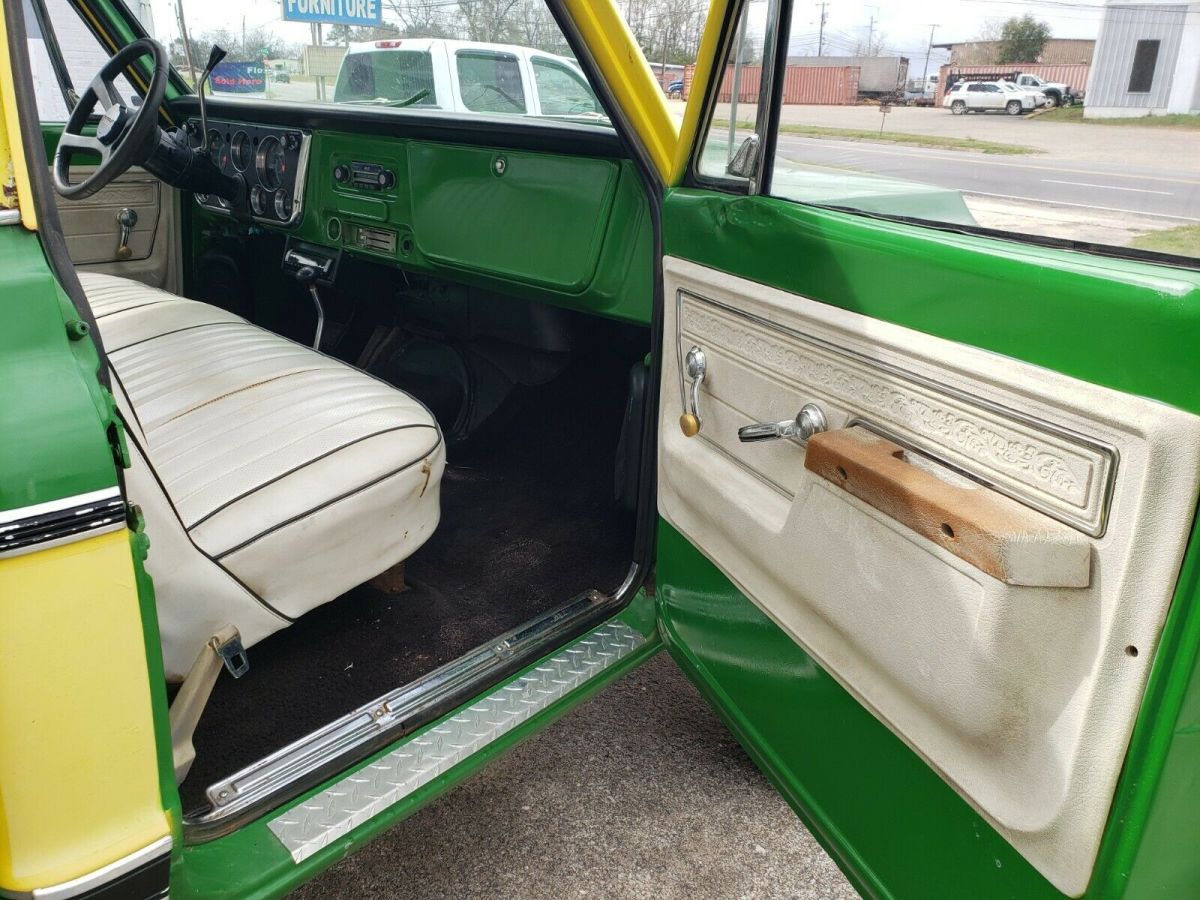 1972 green/yellow Chevrolet C-10 swb stepside