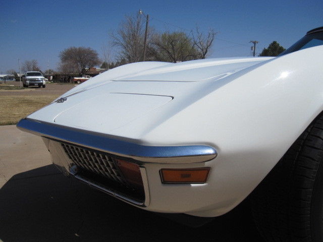 1972 White Chevrolet Corvette Convertible