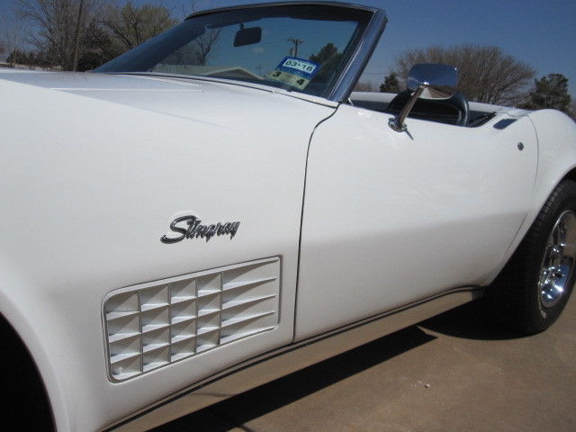 1972 White Chevrolet Corvette Convertible