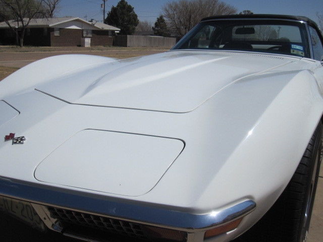 1972 White Chevrolet Corvette Convertible