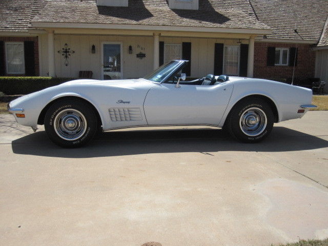 1972 White Chevrolet Corvette Convertible
