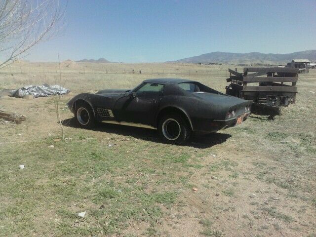 1972 primer Chevrolet Corvette Coupe