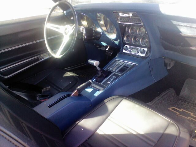 1972 primer Chevrolet Corvette Coupe