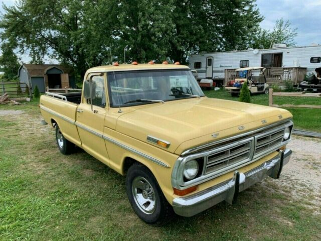 1972 Yellow Ford F-100 Pick up