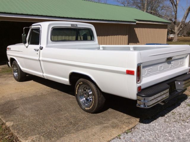 1972 White Ford F-100 Standard Cab Pickup