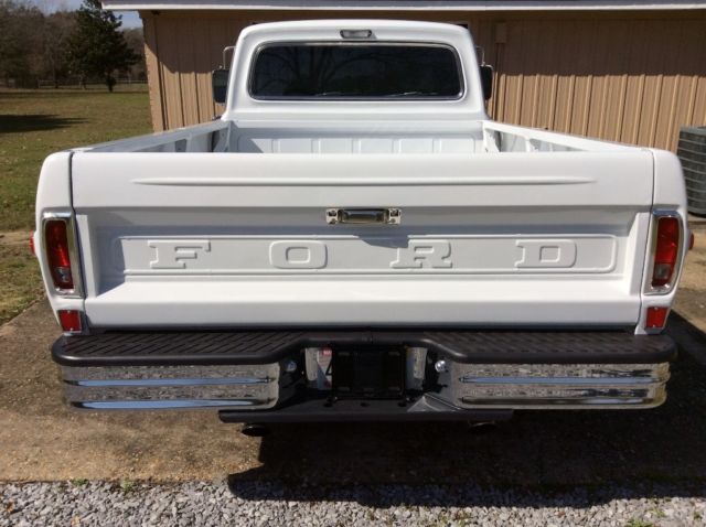 1972 White Ford F-100 Standard Cab Pickup