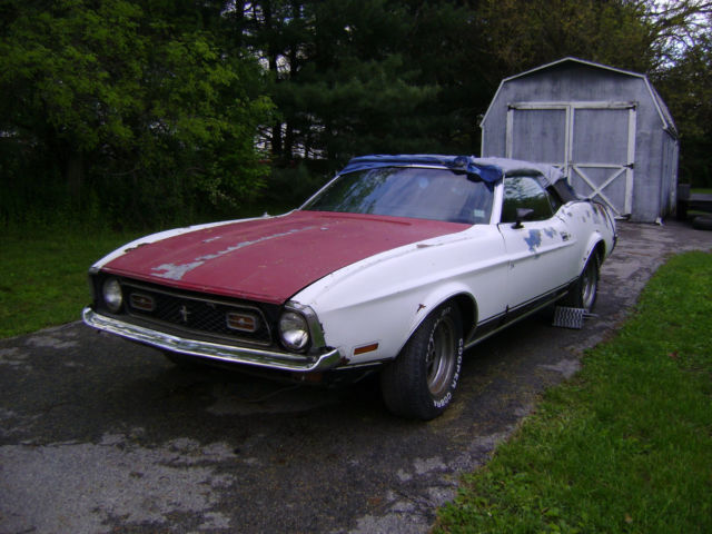 1972 White Ford Mustang Convertible