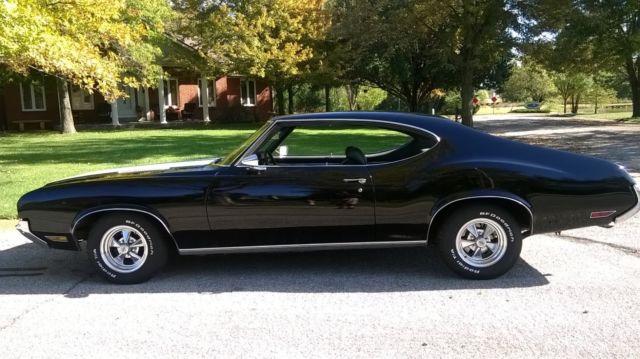 1972 Gray Oldsmobile Cutlass Coupe