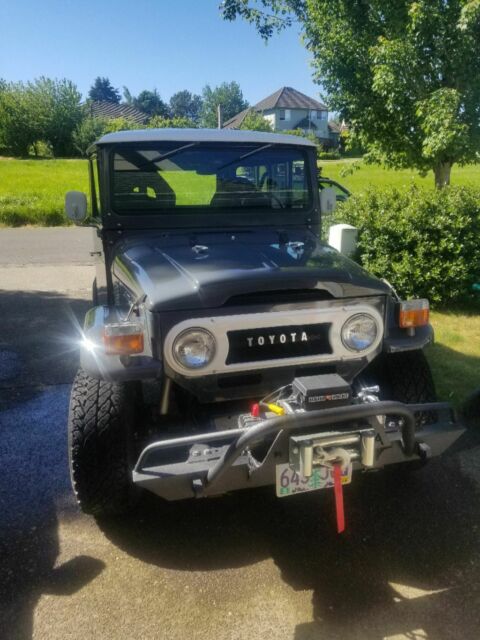 1972 Gray Toyota FJ Cruiser SUV