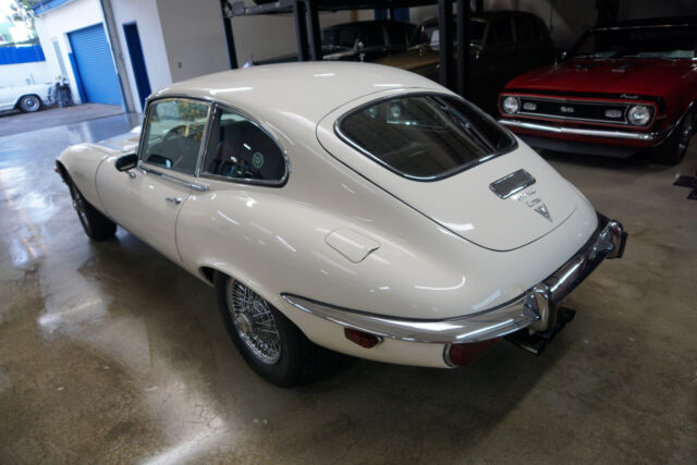 1972 White Jaguar V12 E-Type Series III 2+2 Coupe Coupe