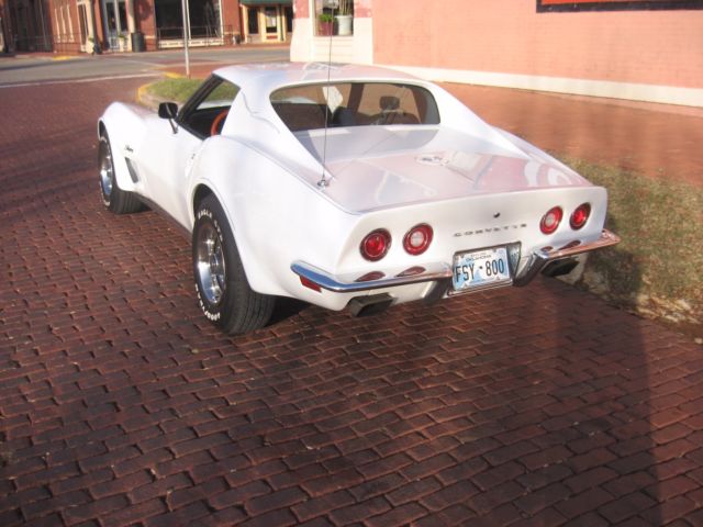 1973 White Chevrolet Corvette Coupe