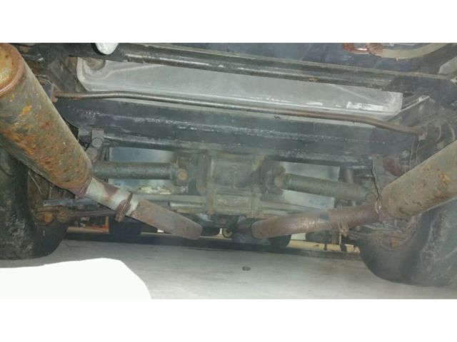 1973 primer Chevrolet Corvette Coupe