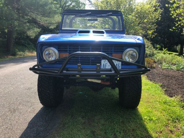 1973 Blue Ford Bronco SUV