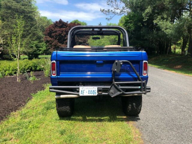 1973 Blue Ford Bronco SUV
