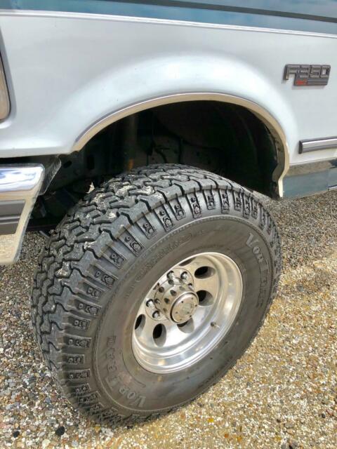 1992 Green Ford F-350 Standard Cab Pickup