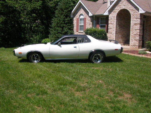 1973 white/black Dodge Charger Coupe