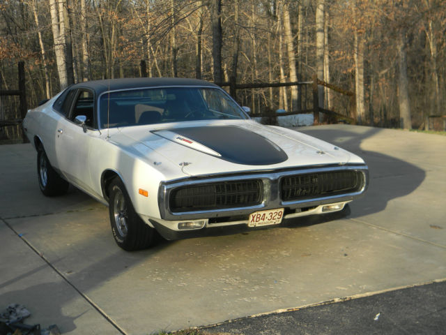 1973 white/black Dodge Charger Coupe