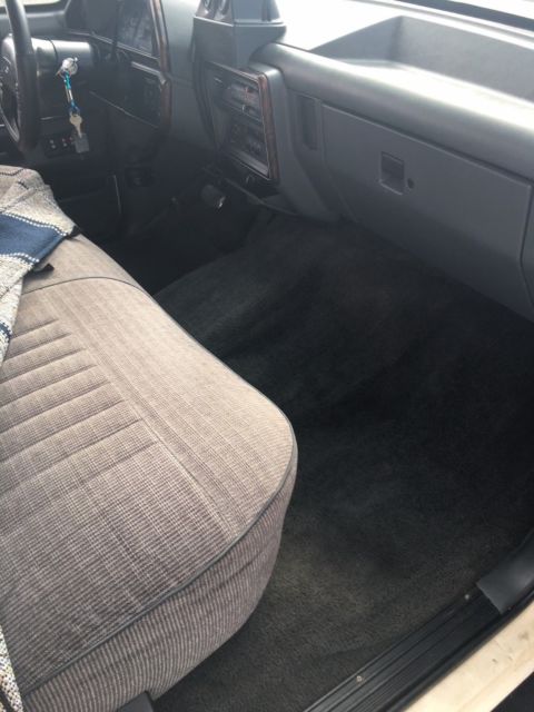 1991 White Ford F-350 Extended Bed Crew Cab Pickup Dually