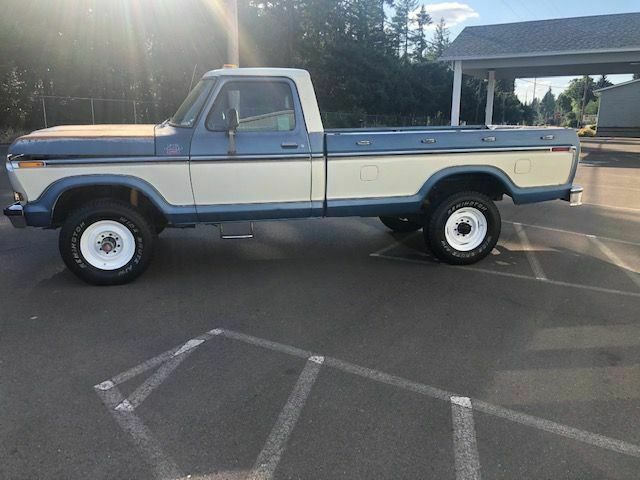 1979 Blue Ford F-350 pickup