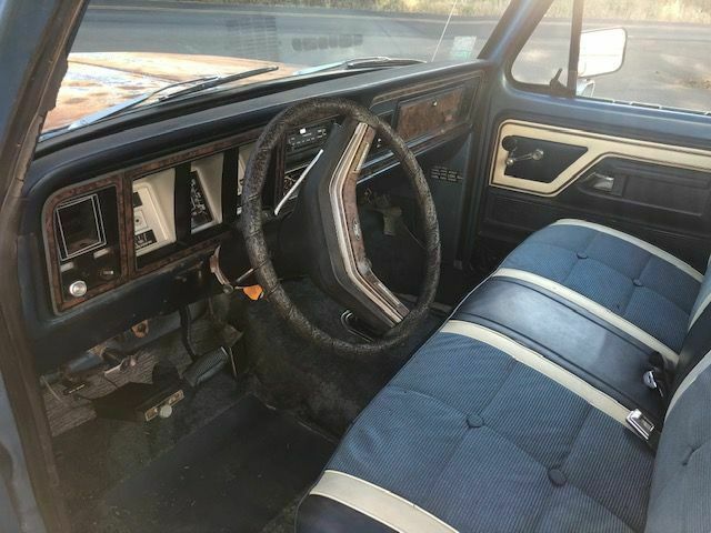 1979 Blue Ford F-350 pickup
