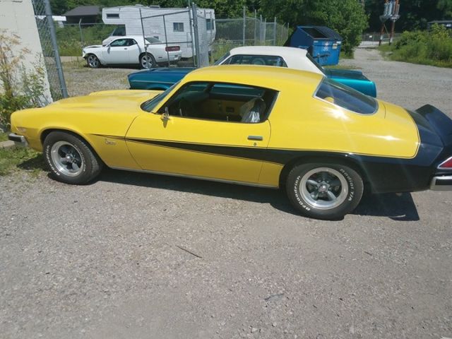 1974 Yellow Chevrolet Camaro Coupe