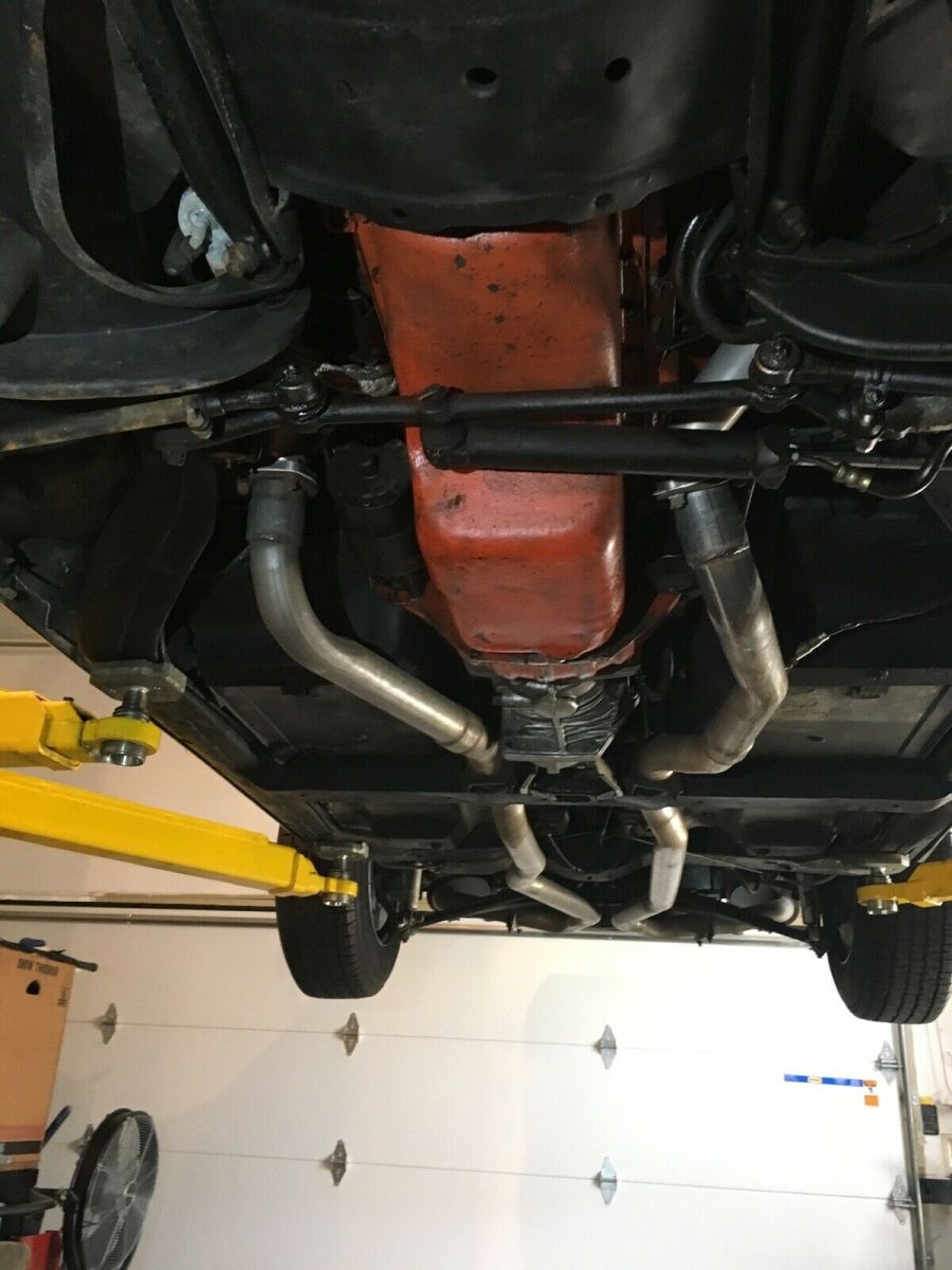 1974 White Chevrolet Corvette Coupe