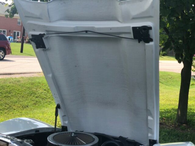 1974 10L Classic White Chevrolet Corvette Coupe