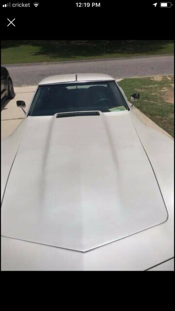 1974 Pearl white Chevrolet Corvette Stingray