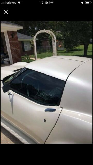 1974 Pearl white Chevrolet Corvette Stingray
