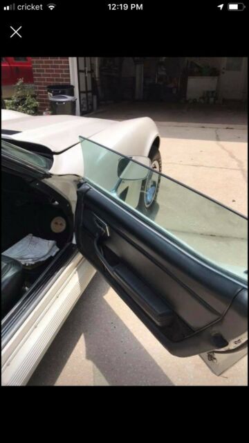 1974 Pearl white Chevrolet Corvette Stingray