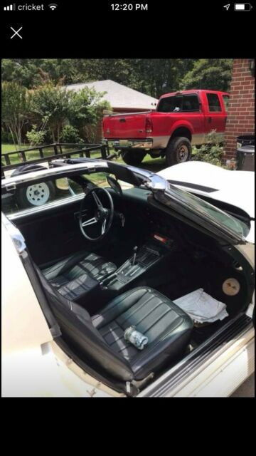 1974 Pearl white Chevrolet Corvette Stingray