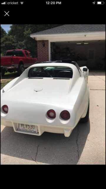 1974 Pearl white Chevrolet Corvette Stingray