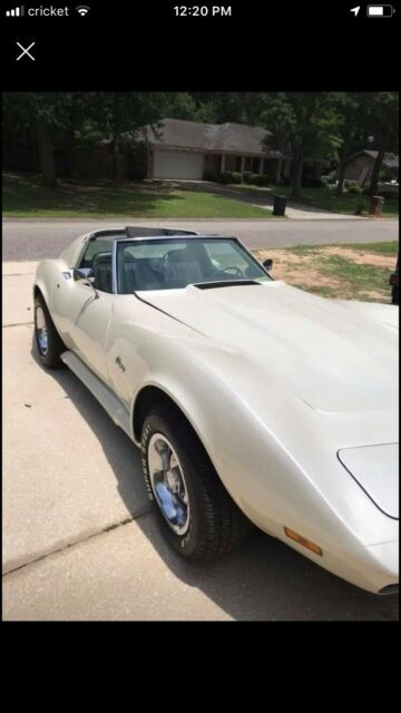 1974 Pearl white Chevrolet Corvette Stingray