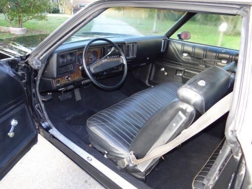 1974 White Chevrolet Monte Carlo Coupe