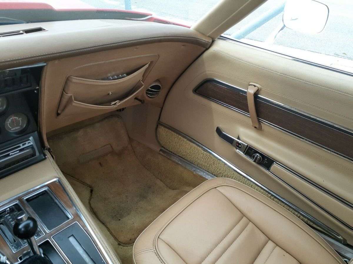 1976 Red Chevrolet Corvette Coupe