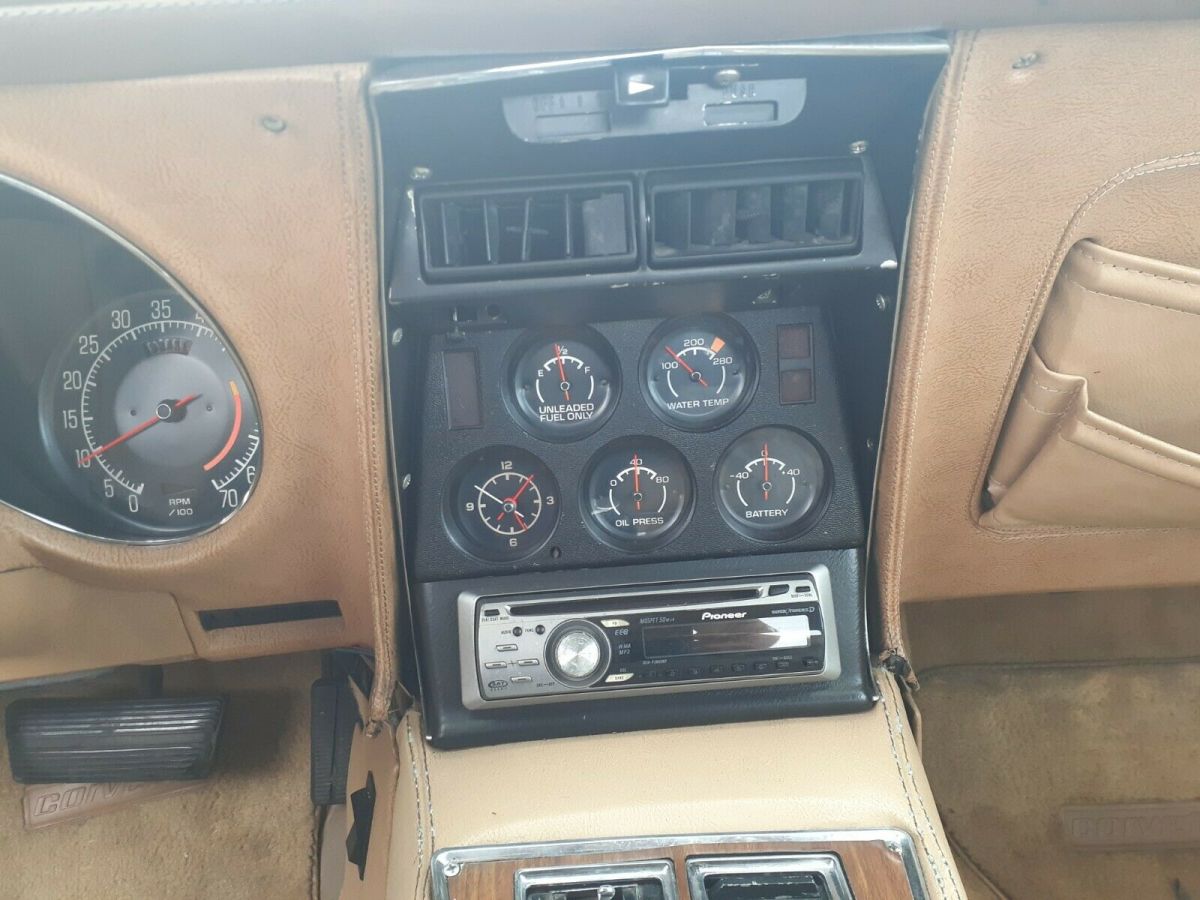 1976 Red Chevrolet Corvette Coupe