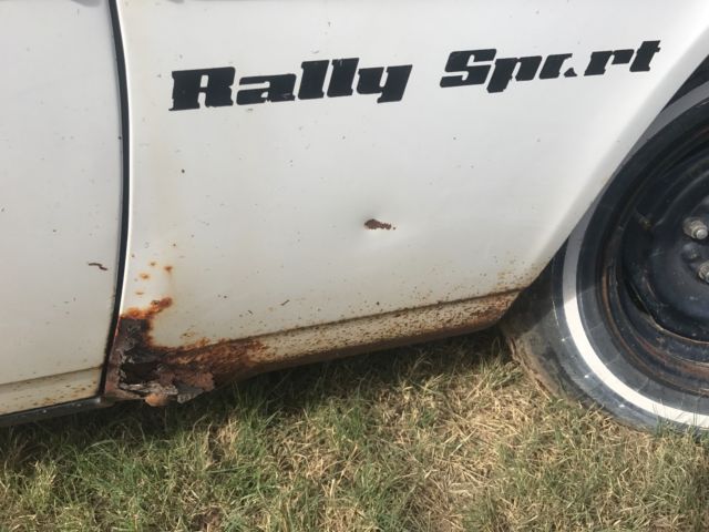 1976 White Chevrolet Camaro Coupe